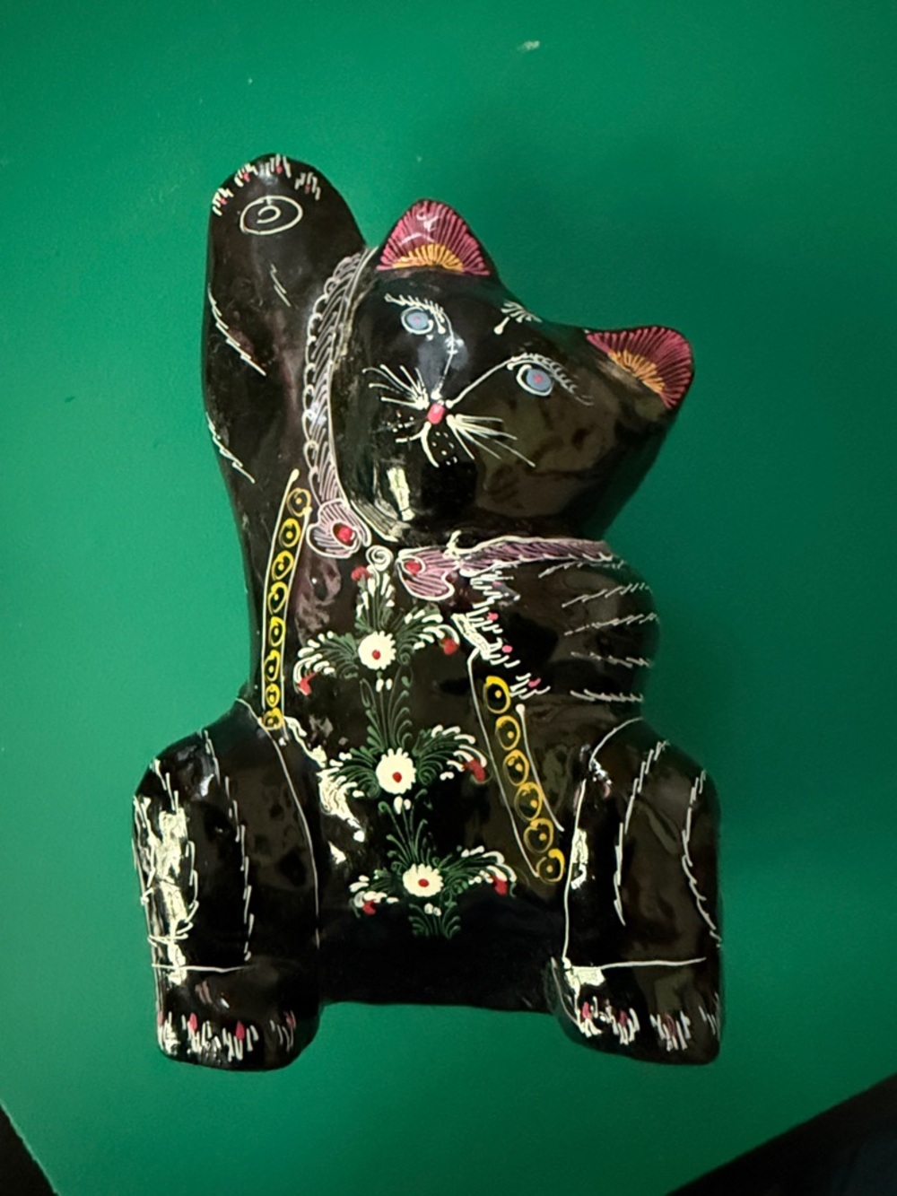 MANEKI NEKO JAPANESE GOOD LUCK CAT ~ LACQUERWARE